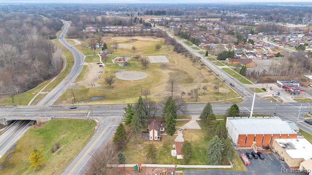 8202 N Inkster Road, Dearborn Heights, MI 48127