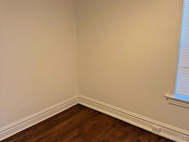 3832 Iowa Avenue, St Louis, MO 63107
