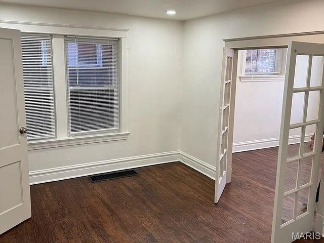 3832 Iowa Avenue, St Louis, MO 63107
