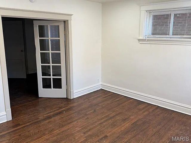 3832 Iowa Avenue, St Louis, MO 63107