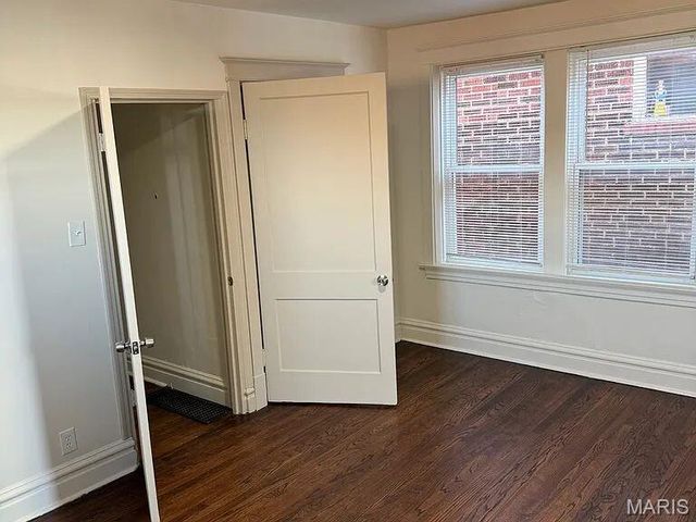 3832 Iowa Avenue, St Louis, MO 63107