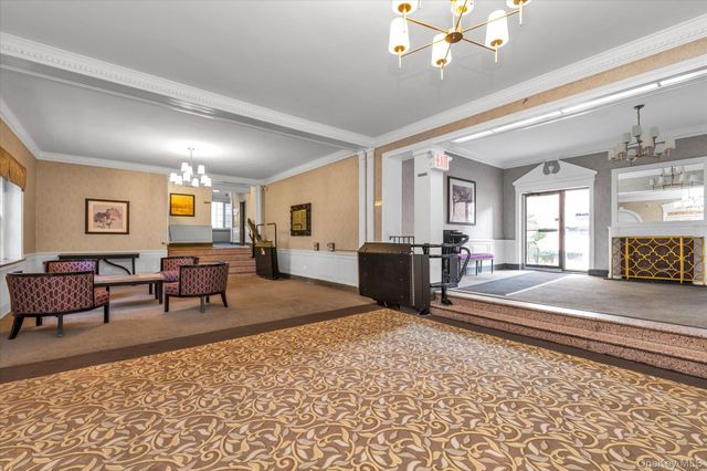 84-49 168th Street 4N, Jamaica Hills, NY 11432