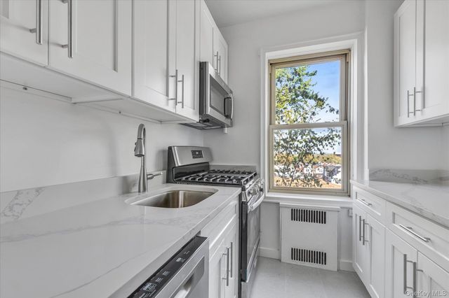 84-49 168th Street 4N, Jamaica Hills, NY 11432
