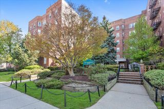 84-49 168th Street 4N, Jamaica Hills, NY 11432
