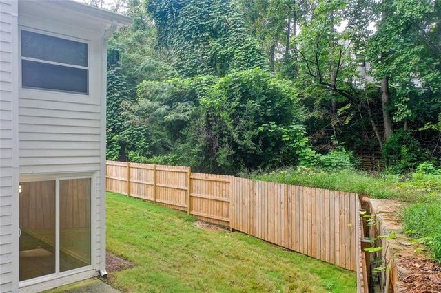 510 Northridge Crossing Drive, Atlanta, GA 30350