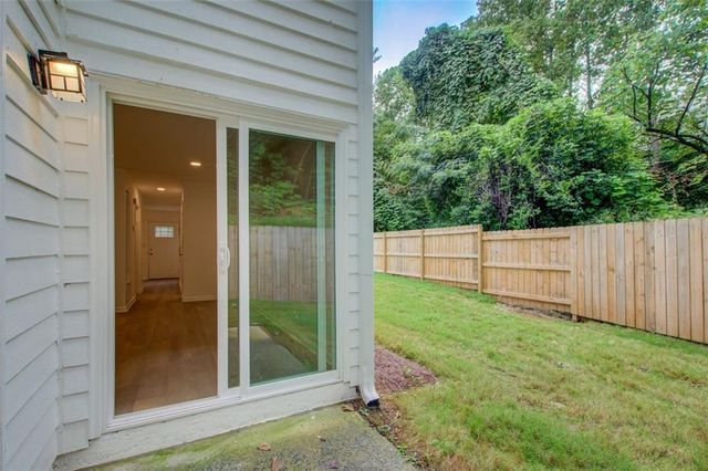 510 Northridge Crossing Drive, Atlanta, GA 30350