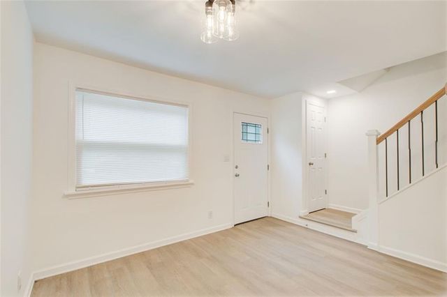 510 Northridge Crossing Drive, Atlanta, GA 30350