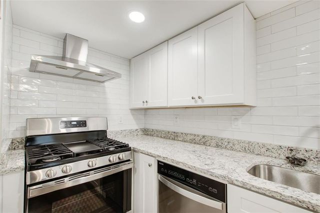 510 Northridge Crossing Drive, Atlanta, GA 30350