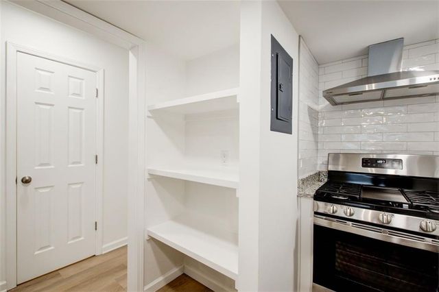 510 Northridge Crossing Drive, Atlanta, GA 30350