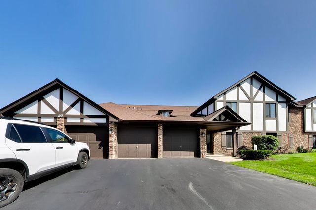855 Johnstown Lane A, Wheaton, IL 60189