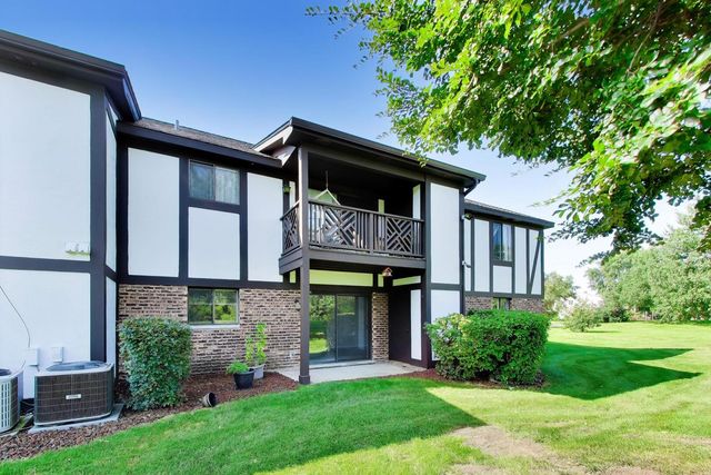 855 Johnstown Lane A, Wheaton, IL 60189