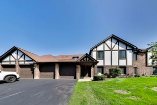 855 Johnstown Lane A, Wheaton, IL 60189