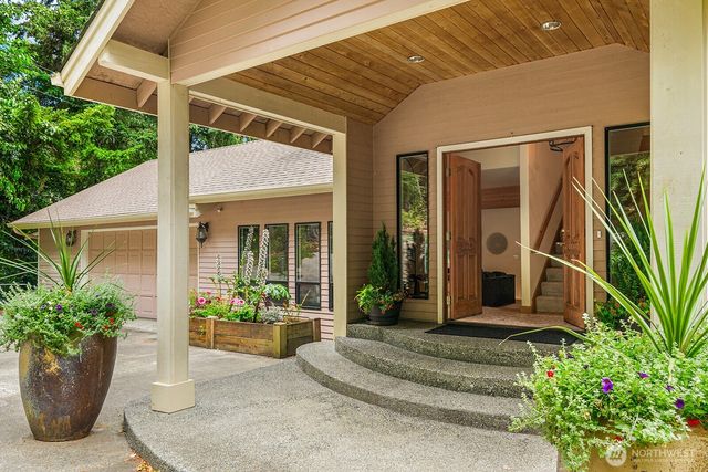 22808 105th Avenue SW, Vashon, WA 98070