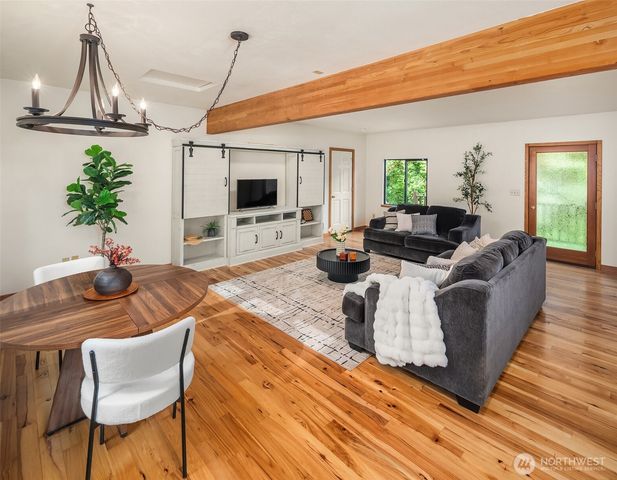 22808 105th Avenue SW, Vashon, WA 98070