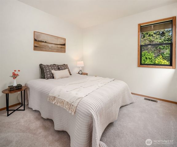 22808 105th Avenue SW, Vashon, WA 98070