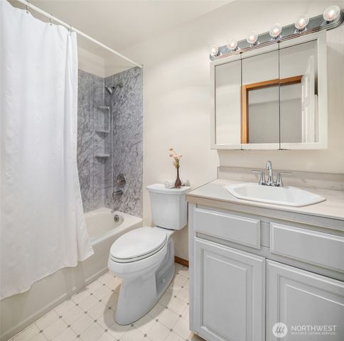 22808 105th Avenue SW, Vashon, WA 98070