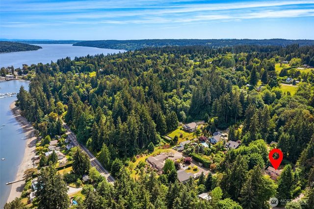 22808 105th Avenue SW, Vashon, WA 98070