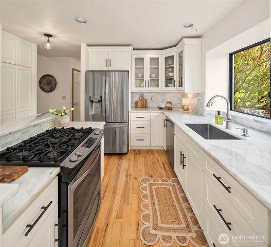 22808 105th Avenue SW, Vashon, WA 98070