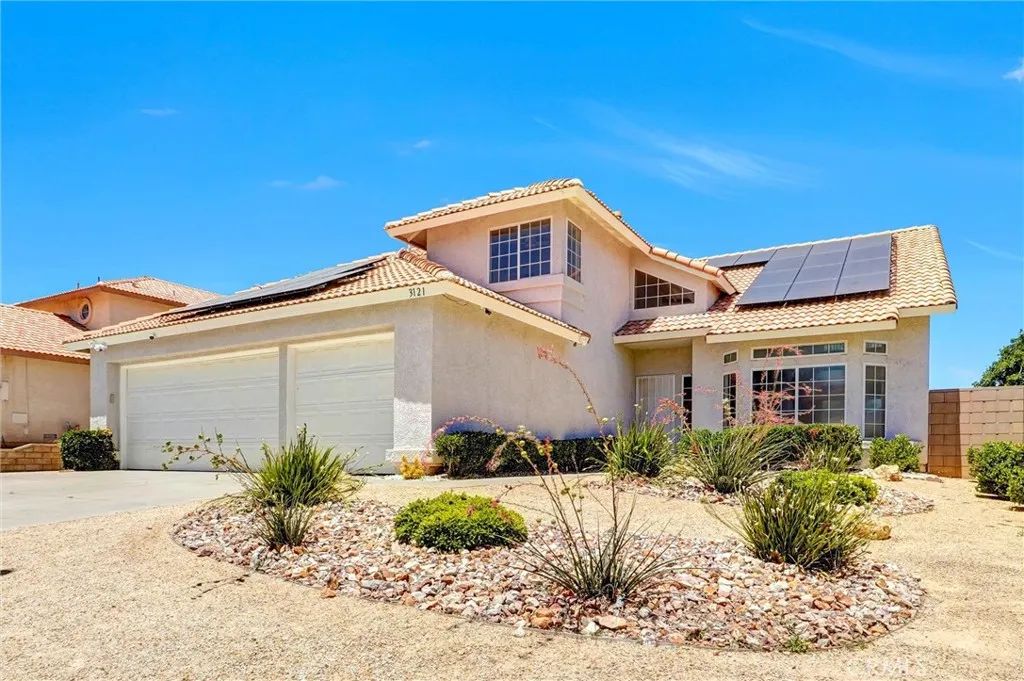 3121 Crowne Drive, Palmdale, CA 93551