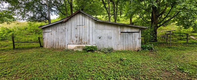 2039 Blackburn Hollow Rd, Cornersville, TN 37047