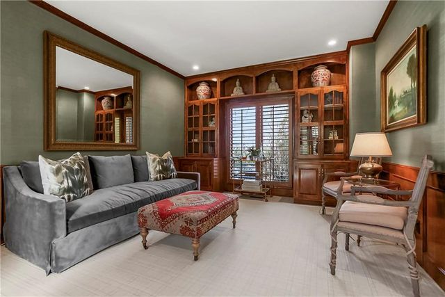 2640 W 118th Terrace, Leawood, KS 66211