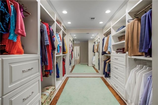 2640 W 118th Terrace, Leawood, KS 66211