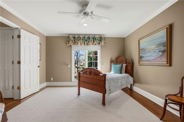 2640 W 118th Terrace, Leawood, KS 66211