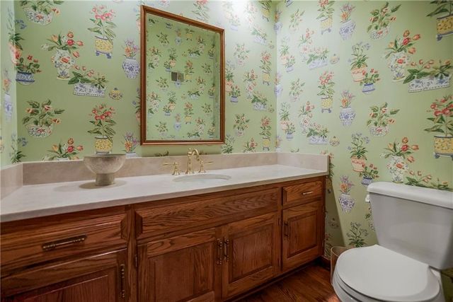 2640 W 118th Terrace, Leawood, KS 66211