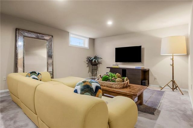 2640 W 118th Terrace, Leawood, KS 66211