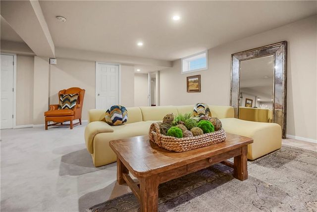 2640 W 118th Terrace, Leawood, KS 66211