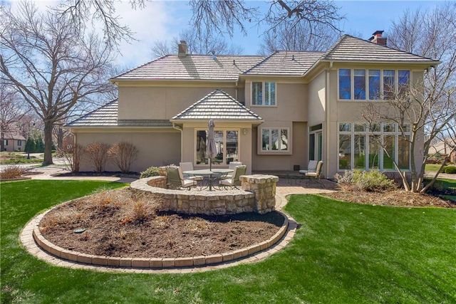 2640 W 118th Terrace, Leawood, KS 66211