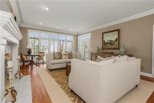 2640 W 118th Terrace, Leawood, KS 66211