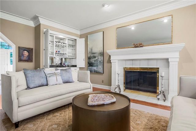 2640 W 118th Terrace, Leawood, KS 66211