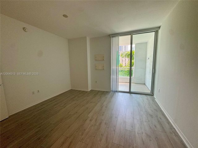 951 Brickell Ave 409, Miami, FL 33131