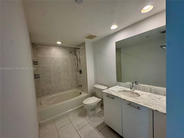 951 Brickell Ave 409, Miami, FL 33131