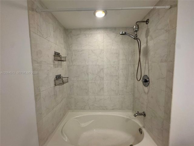 951 Brickell Ave 409, Miami, FL 33131