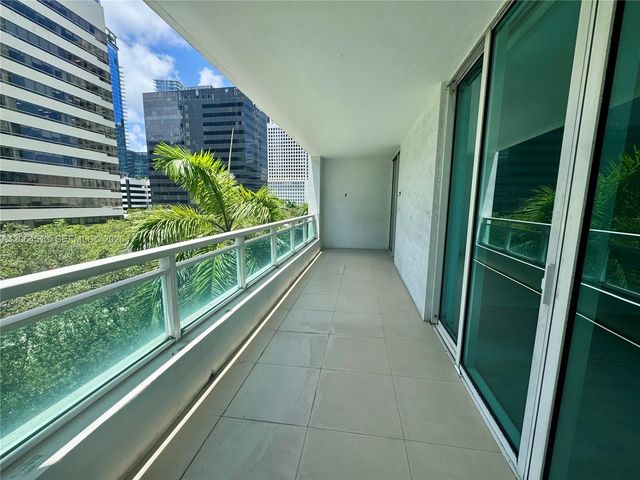 951 Brickell Ave 409, Miami, FL 33131