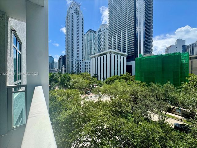 951 Brickell Ave 409, Miami, FL 33131
