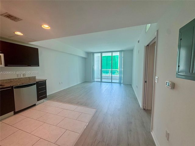 951 Brickell Ave 409, Miami, FL 33131