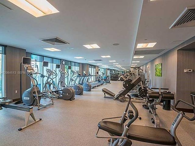 951 Brickell Ave 409, Miami, FL 33131
