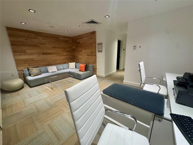 951 Brickell Ave 409, Miami, FL 33131