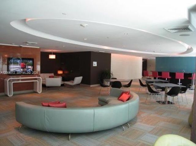 951 Brickell Ave 409, Miami, FL 33131
