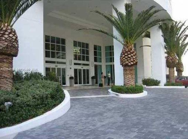 951 Brickell Ave 409, Miami, FL 33131