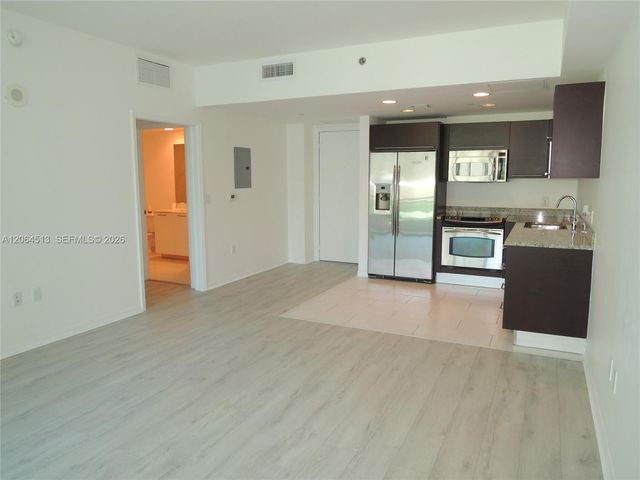 951 Brickell Ave 409, Miami, FL 33131