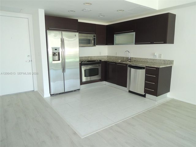 951 Brickell Ave 409, Miami, FL 33131