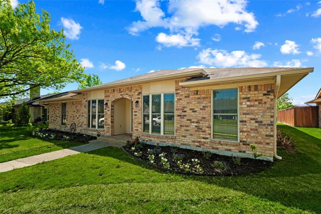 714 Royal Oaks Drive, Garland, TX 75040