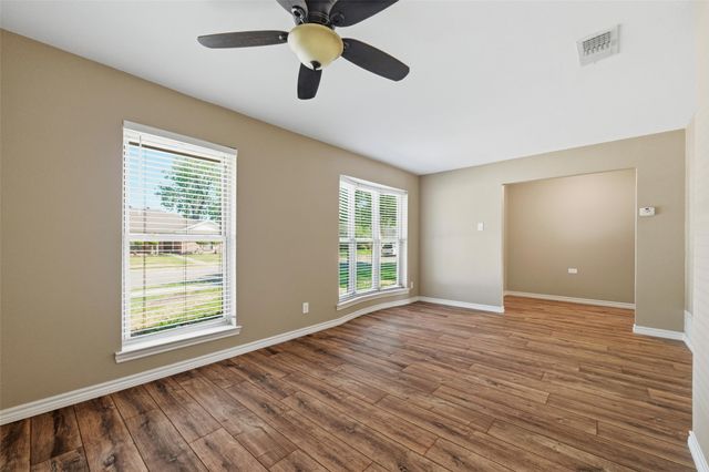 714 Royal Oaks Drive, Garland, TX 75040