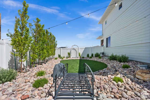 1067 W LUDINGTON CT, Bluffdale, UT 84065