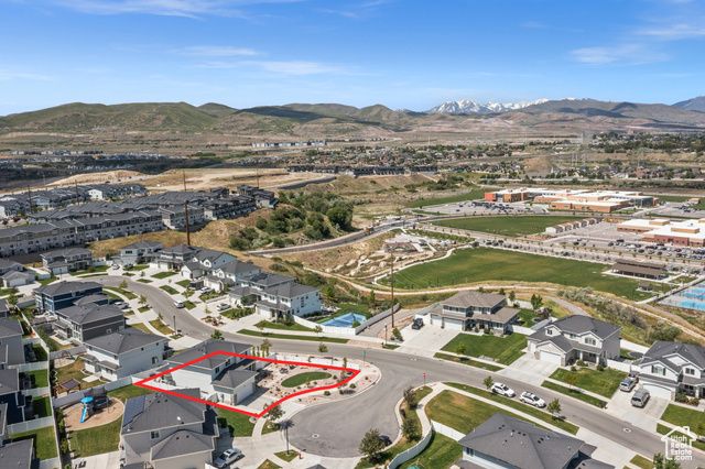 1067 W LUDINGTON CT, Bluffdale, UT 84065
