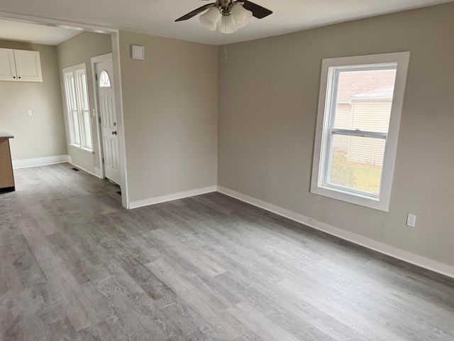1405 7th Avenue, Belle Plain, IA 52208